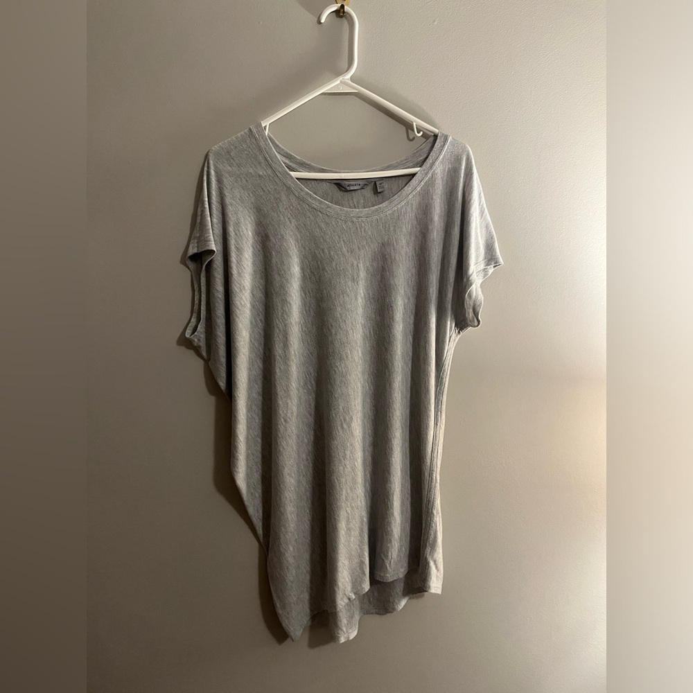 Athleta Cloudlight Relaxed Asymmetrical heather grey t shirt size medium